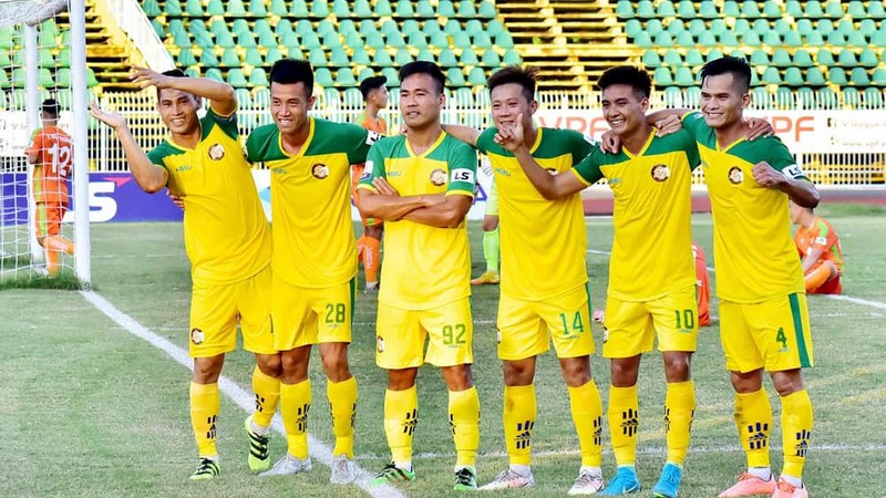 CLB Cần Thơ là đội bóng đá chuyên nghiệp tại Việt Nam